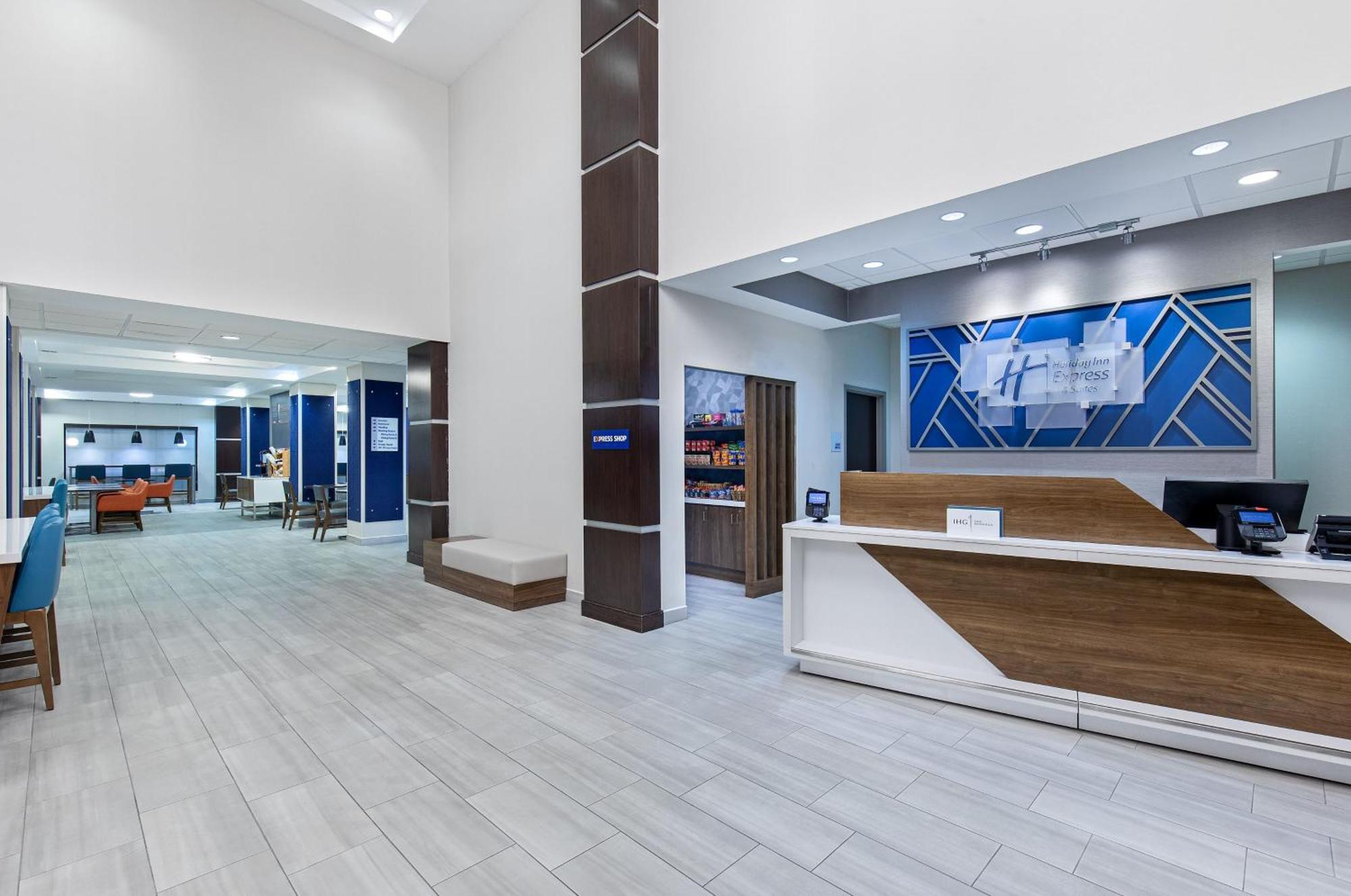 Holiday Inn Express & Suites - Cleveland Northwest By Ihg Exterior photo